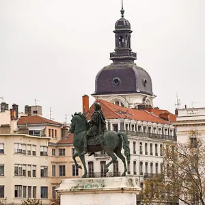 https://dify-city-charpennes.hotels-rhonealpes.com